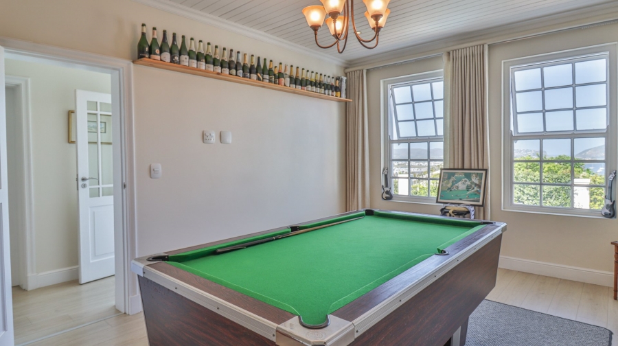 6 Bedroom Property for Sale in Westhill Western Cape